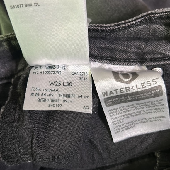 Levis Black Jeans Jeweled 721 High Rise Skinny Size 25 - Picture 5 of 8